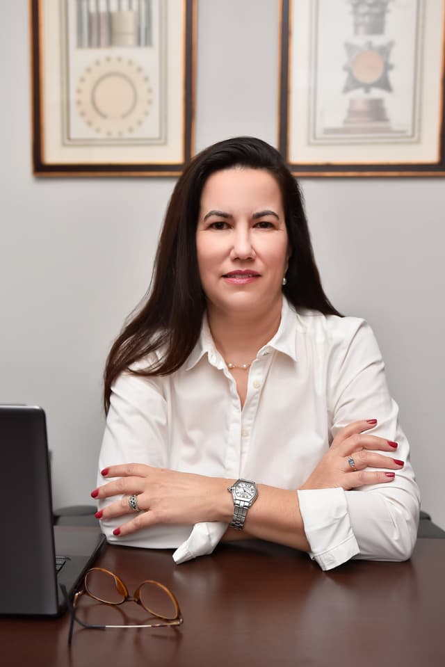 Dra. Carla Almeida